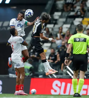 Imagem ilustrativa da imagem Bahia x Atlético Mineiro: veja o que disse o VAR em lances polêmicos