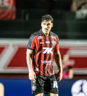 Imagem ilustrativa da imagem Botafogo promete botar Vitória no ‘pau’ por escalação de Halter