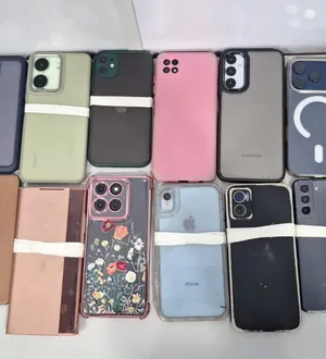 Imagem ilustrativa da imagem Casal de 'mãos leves' é preso com 16 celulares furtados no Furdunço