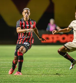 Imagem ilustrativa da imagem Em jogo sem graça, Jacuipense e Vitória ficam no empate