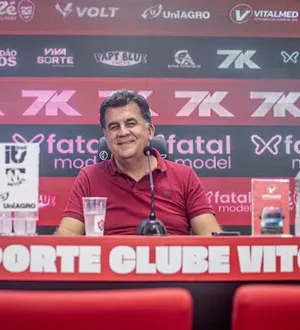 Imagem ilustrativa da imagem Fábio Mota revela movimentação do Vitória no mercado: "Bem avançados"