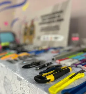 Imagem ilustrativa da imagem Facão, tesouras, algemas e mais: veja o que a PM barrou nos circuitos