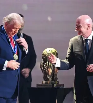 Imagem ilustrativa da imagem Fifa entrega prêmio a Trump e internet detona iniciativa