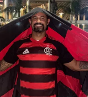 Imagem ilustrativa da imagem Goleiro Bruno volta ao Maracanã com a camisa do Flamengo: "Saudade"