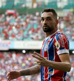 Imagem ilustrativa da imagem Ídolo do Bahia pode vestir camisa de rival em 2026; entenda