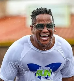 Imagem ilustrativa da imagem Lupão, da Patrulha do Samba, estreia em corrida de rua