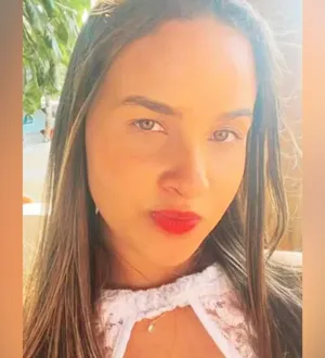 Imagem ilustrativa da imagem Mulher morre após suposta queda de carro durante briga com ex