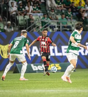 Imagem ilustrativa da imagem Palmeiras x Vitória: onde assistir, escalações e arbitragem