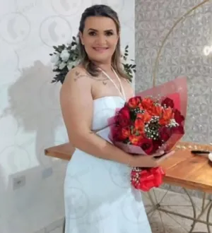 Imagem ilustrativa da imagem Professora é morta a facadas em Iguaí; companheiro é suspeito e fugiu