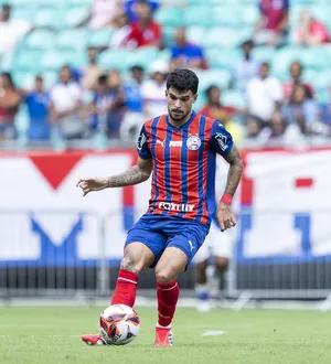 Imagem ilustrativa da imagem Sai ou fica? Cauly fica off novamente e tem futuro incerto no Bahia