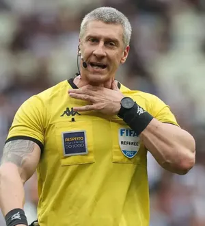 Imagem ilustrativa da imagem Saiba quanto árbitros brasileiros vão ganhar após profissionalização