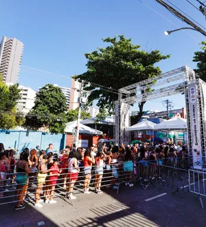 Imagem ilustrativa da imagem Se ligue! Saiba o que é proibido levar para o Carnaval de Salvador