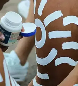 Imagem ilustrativa da imagem Trio pinta turistas na 'tora' e acaba preso por extorsão na Barra