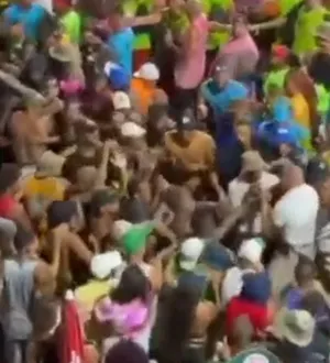 Imagem ilustrativa da imagem Vídeo: Sturaro não resiste e mostra o gingado na pipoca de Bell