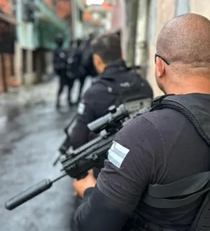 Imagem ilustrativa da imagem Vídeos mostram ação para apertar a mente do CV em Tancredo Neves