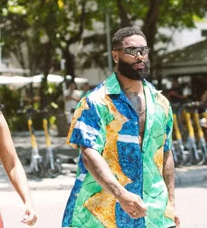 Imagem ilustrativa da imagem Vinny Nogueira lança clipe gravado com feat da ex-BBB Marvvila