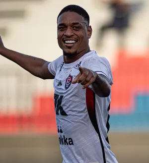Imagem ilustrativa da imagem Vitória bate o Barcelona de Ilhéus e vira vice-líder do Baianão