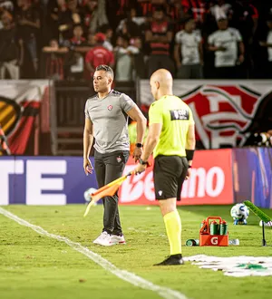 Imagem ilustrativa da imagem Vitória toma baque com desfalques e pode mudar esquema de jogo