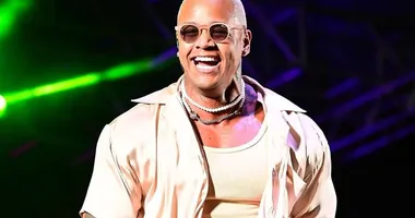 Imagem ilustrativa da imagem 0800! Léo Santana anuncia show aberto ao público em Salvador