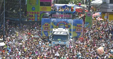 Imagem ilustrativa da imagem Alerta Celular reforça segurança de foliões no Carnaval de Salvador