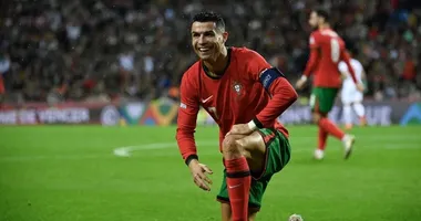 Imagem ilustrativa da imagem Aos 40 anos, Cristiano Ronaldo quebra mais um recorde; saiba qual