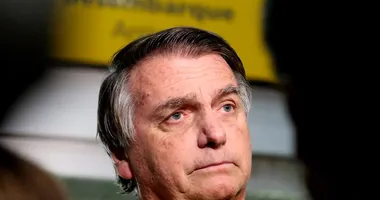 Imagem ilustrativa da imagem Após nova crise, Bolsonaro passa por mais uma cirurgia nesta segunda