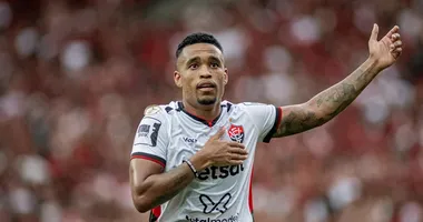 Imagem ilustrativa da imagem Artilheiro do Vitória em 2024 volta ao Brasil para jogar a Série A
