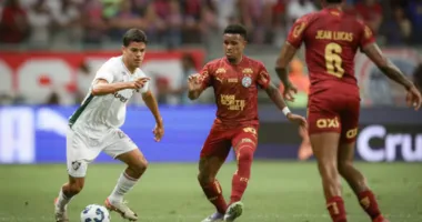 Imagem ilustrativa da imagem Bahia e Fluminense: onde assistir, escalações e arbitragem