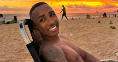 Imagem ilustrativa da imagem Blogueiro Ygor Albu presenteia prima com casa própria