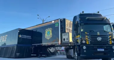 Imagem ilustrativa da imagem Carreta da PRF realiza mutirão de serviços socias grátis em Serrinha