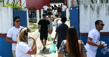 Imagem ilustrativa da imagem Cheia de sonhos, galera mais velha se joga de cabeça no Enem 2025