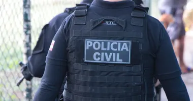 Imagem ilustrativa da imagem Covarde para na cadeia por esfaquear a companheira em Itapuã