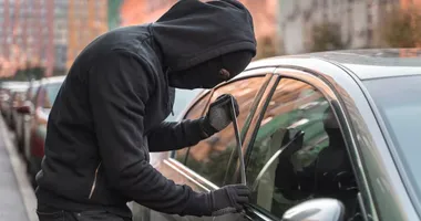 Imagem ilustrativa da imagem Craque em furto de carros em SSA tenta embromar PMs e cai no xadrez