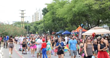 Imagem ilustrativa da imagem Crianças neurodivergentes curtem carnaval inclusivo em Salvador