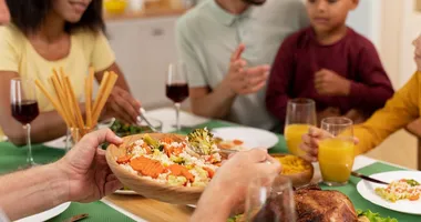 Imagem ilustrativa da imagem Cuidado! Ceias de fim de ano podem bater errado e dar revertério