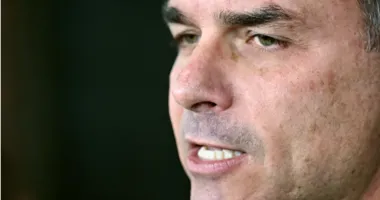 Imagem ilustrativa da imagem Deu pra trás? Filho de Bolsonaro pode desistir de disputar presidência