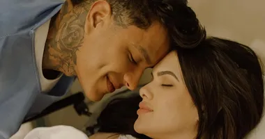 Imagem ilustrativa da imagem Emily Garcia e Victor Igoh mostram o rosto do bebê pela primeira vez