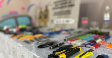 Imagem ilustrativa da imagem Facão, tesouras, algemas e mais: veja o que a PM barrou nos circuitos