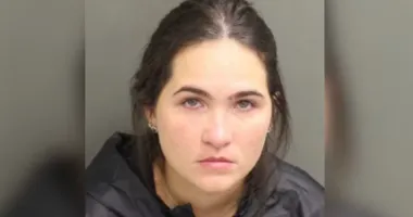 Imagem ilustrativa da imagem Filha de ex-PM, esposa de cantor é presa após dar zigue em blitz