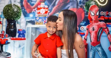 Imagem ilustrativa da imagem Filho de Rodrigo Amendoim faz 3 anos e se surpreende com foto do pai