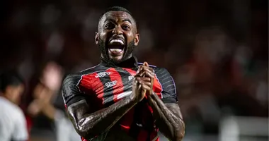 Imagem ilustrativa da imagem Fim da novela! Vitória renova com lateral Ramon até dezembro