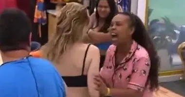 Imagem ilustrativa da imagem Mais uma expulsão? Sol Vega surta e parte pra cima de Ana Paula no BBB