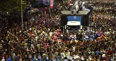Imagem ilustrativa da imagem Mistura de ritmos divide opiniões no Carnaval de Salvador