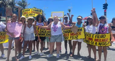 Imagem ilustrativa da imagem Moradoras marcham contra feminicídio na Lavagem de Itapuã