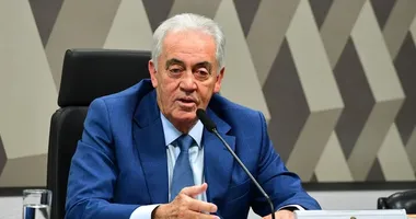 Imagem ilustrativa da imagem Otto Alencar é internado às pressas na UTI