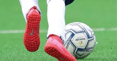 Imagem ilustrativa da imagem Professor de escolinha de futebol é preso na Bahia por aliciar jovens