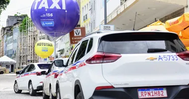 Imagem ilustrativa da imagem Saiba onde pegar táxi, mototáxi e app no Carnaval de Salvador