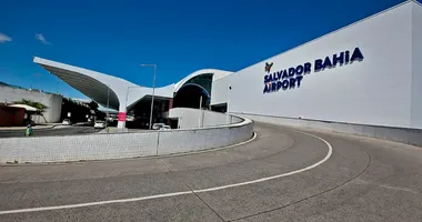 Imagem ilustrativa da imagem Urgente! Carro pega fogo no Aeroporto de Salvador