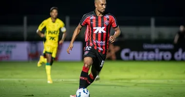 Imagem ilustrativa da imagem Vai deixar saudades? Lucas Braga encaminha saída do Vitória