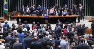 Imagem ilustrativa da imagem Veja os deputados baianos que votaram para facilitar vida de Bolsonaro